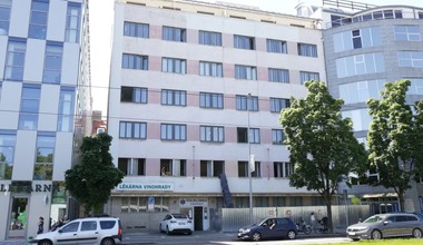 Robert Pecka: Rekonstrukce Vinohradské polikliniky a posílení ZŠ Jarov začíná Robert Pecka: Rekonstrukce Vinohradské polikliniky a posílení ZŠ Jarov začíná